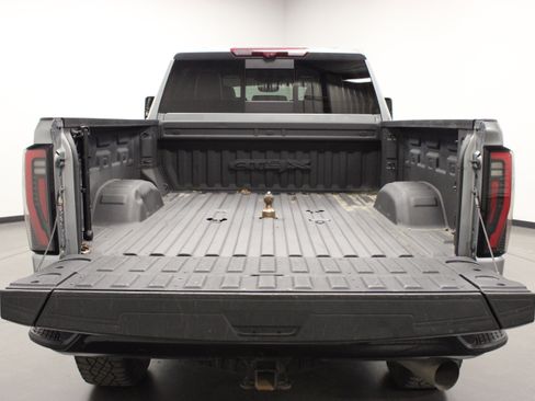 Used 2024 GMC Sierra 2500 AT4X AWD/4WD image 15