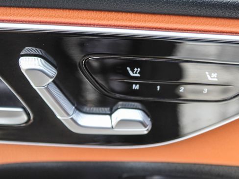 Used 2025 Mercedes-Benz C 300 Sedan image 21