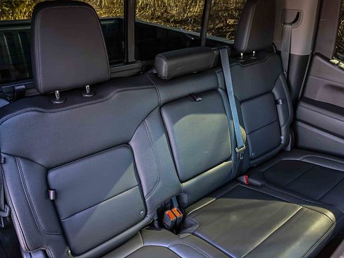 Used 2020 Chevrolet Silverado 1500 LT Trail Boss image 24