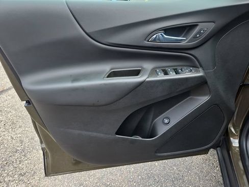 Certified 2024 Chevrolet Equinox LT FWD image 11