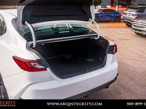 Used 2025 Toyota Camry SE image 31