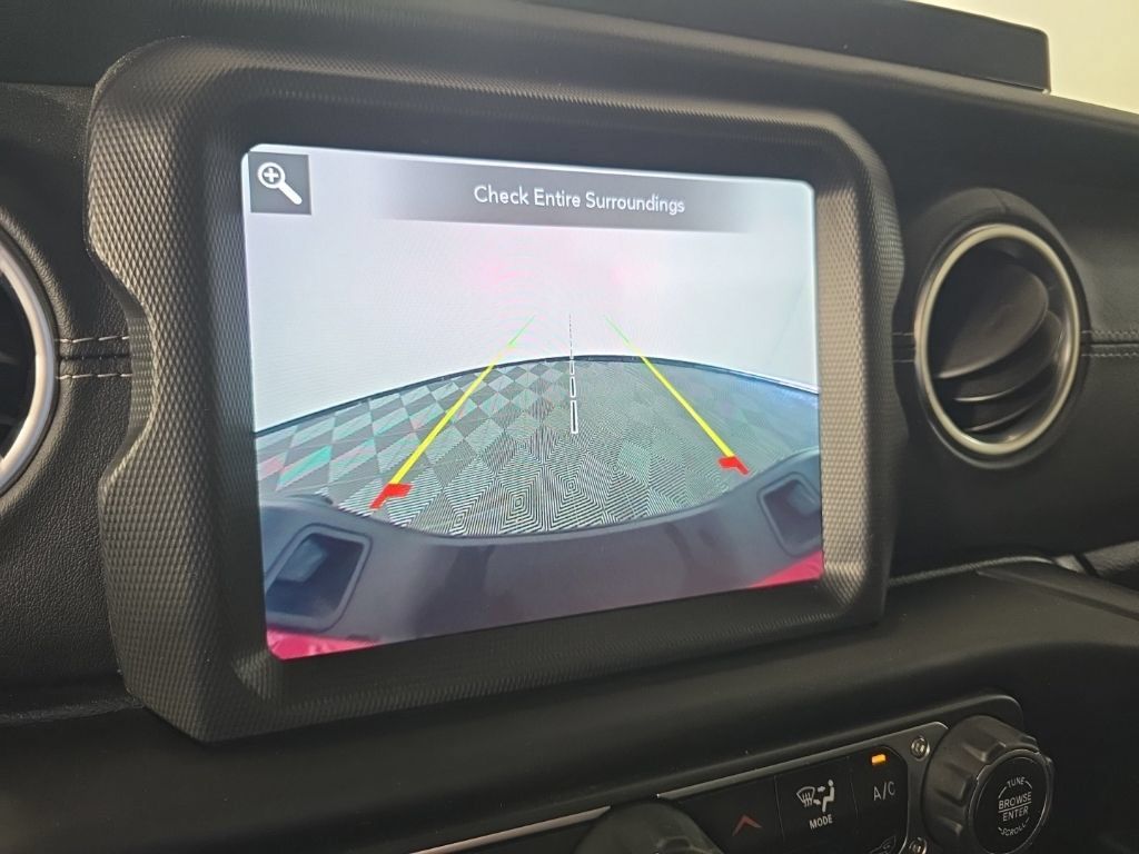 Used 2020 Jeep Gladiator Overland AWD/4WD image 16