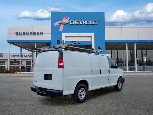 Used 2019 Chevrolet Express 2500 w/ Enhanced Convenience Package RWD image 5