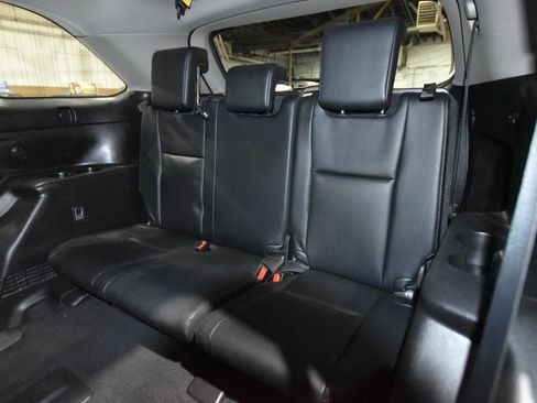 Used 2019 Toyota Highlander XLE AWD/4WD image 46