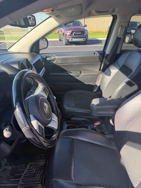 Used 2017 Jeep Compass Sport w/ Power Value Group AWD/4WD image 16