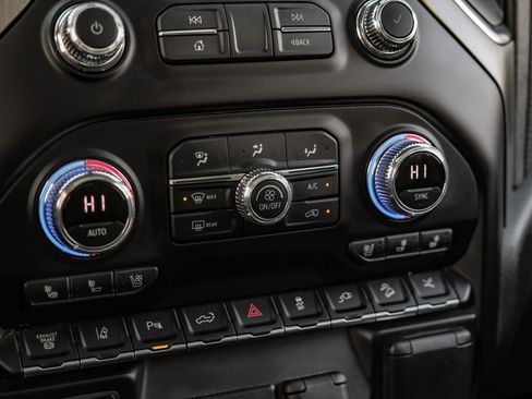 Used 2022 GMC Sierra 3500 Denali w/ Denali Black Diamond Edition image 35