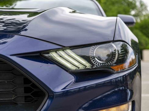 Used 2018 Ford Mustang Coupe image 11