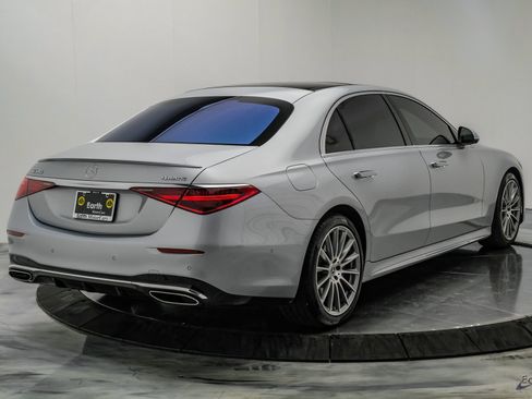 Used 2022 Mercedes-Benz S 580 4MATIC Sedan w/ AMG Line Package image 21