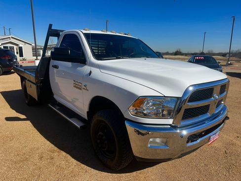Used 2015 RAM 3500 Tradesman w/ Power & Remote Entry Group image 3