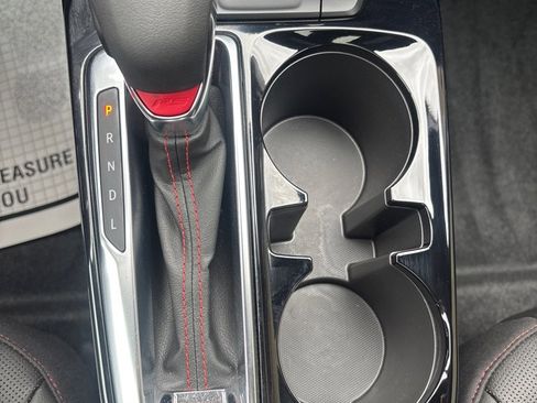 Used 2025 Chevrolet Trax RS w/ Sunroof Package image 15