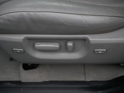 Used 2010 Toyota Tundra Limited AWD/4WD image 21