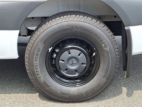 New 2025 Mercedes-Benz Sprinter 2500 image 5