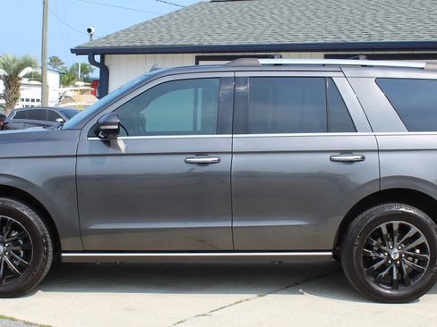 Used 2019 Ford Expedition Limited w/ Equipment Group 301A AWD/4WD image 2