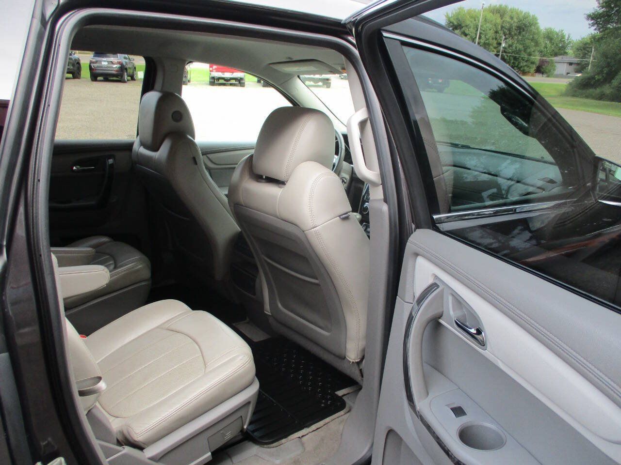Used 2013 Chevrolet Traverse LTZ AWD/4WD image 25