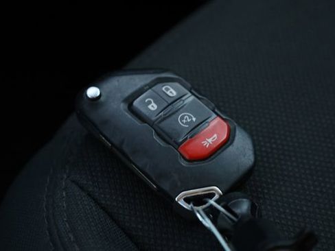 Certified 2021 Jeep Gladiator Willys image 25