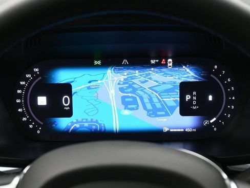Used 2023 Volvo XC60 B5 Plus FWD image 9