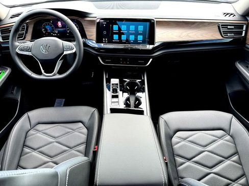 New 2026 Volkswagen Atlas SE FWD image 20