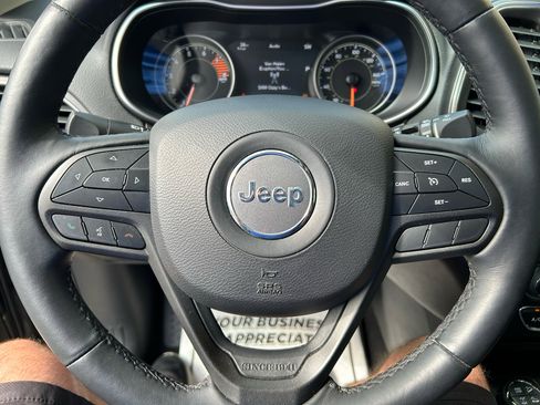 Used 2019 Jeep Cherokee Trailhawk w/ Comfort/Convenience Group image 13