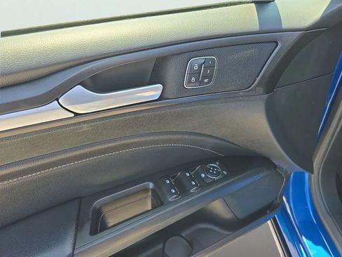 Used 2017 Ford Fusion Titanium FWD image 11