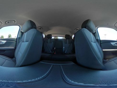 Used 2025 Chevrolet Blazer LT FWD image 44