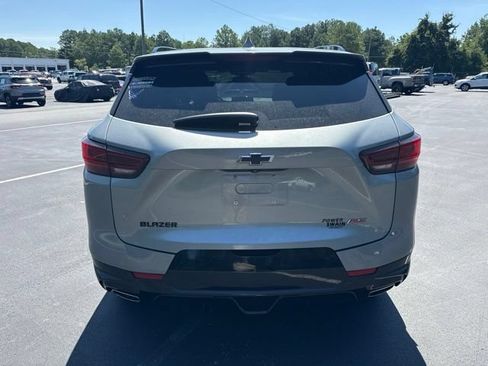 Used 2023 Chevrolet Blazer RS w/ Enhanced Convenience Package FWD image 4
