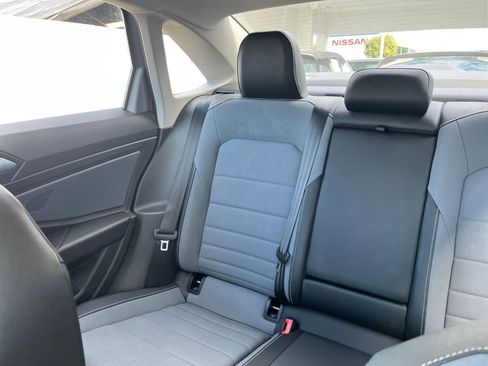 Used 2025 Volkswagen Jetta SE image 39