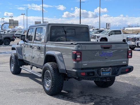 Used 2020 Jeep Gladiator Overland image 4