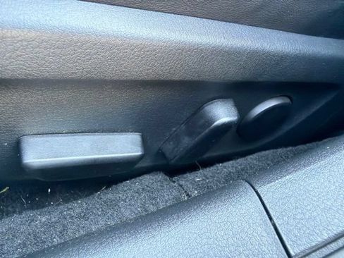 Used 2023 MAZDA MAZDA3 s FWD image 11