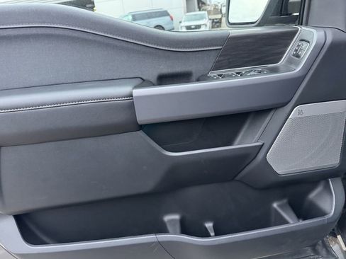 Used 2025 Ford F150 Lightning Lariat image 13