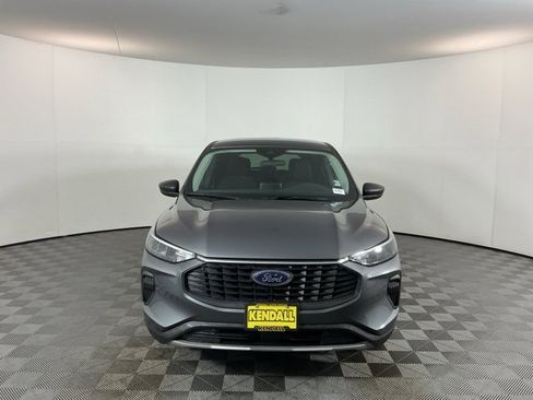 Used 2025 Ford Escape Active w/ Cold Weather Package image 2