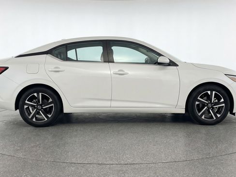 Used 2025 Nissan Sentra SV image 11
