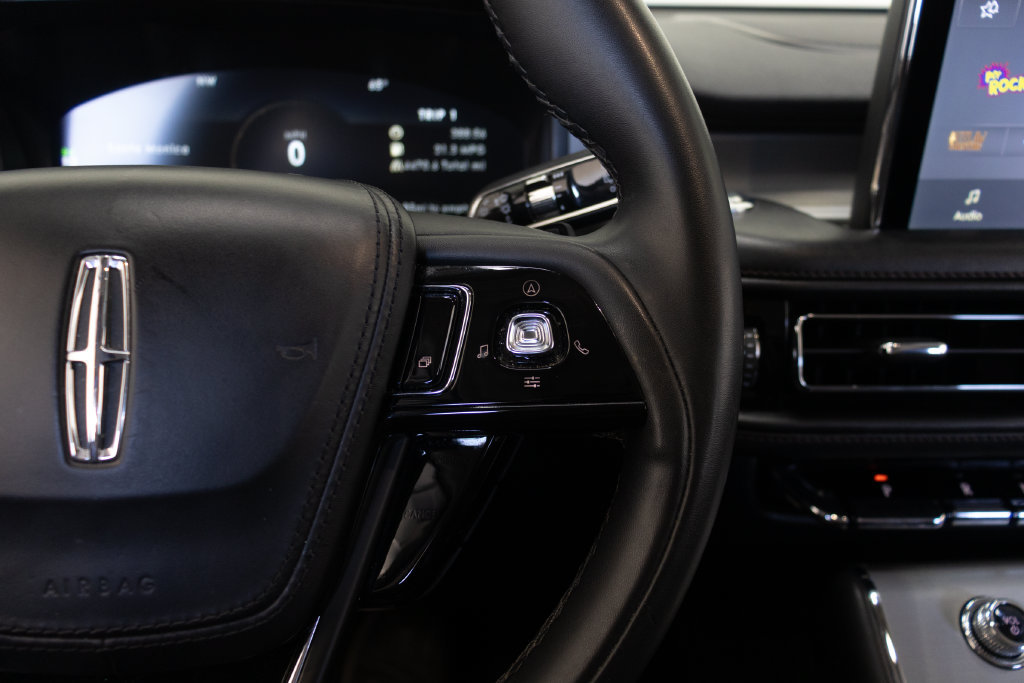 Used 2023 Lincoln Aviator AWD image 29