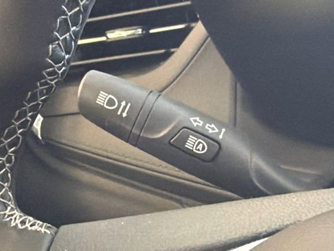 Used 2025 Buick Encore GX Preferred w/ Comfort Package FWD image 38