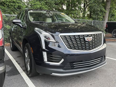 Used 2022 Cadillac XT5 Premium Luxury FWD image 3