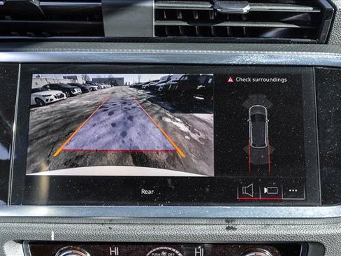 Used 2025 Audi Q3 2.0T Premium image 16