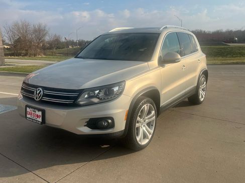 Used 2013 Volkswagen Tiguan SEL image 2