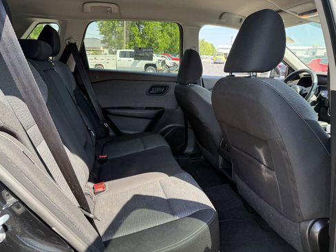 Used 2022 Nissan Rogue S FWD image 11