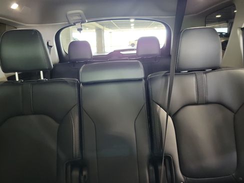 Certified 2025 Honda Pilot EX-L image 16
