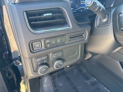 Used 2024 Chevrolet Suburban LT AWD/4WD image 23