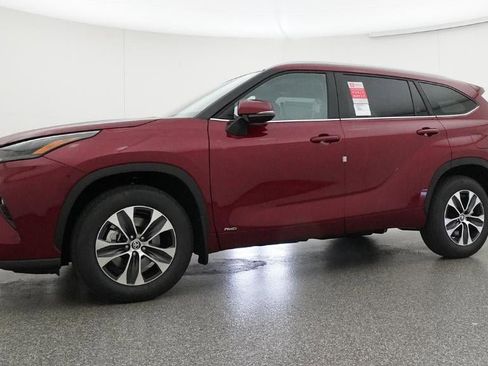 New 2026 Toyota Highlander XLE AWD/4WD image 18