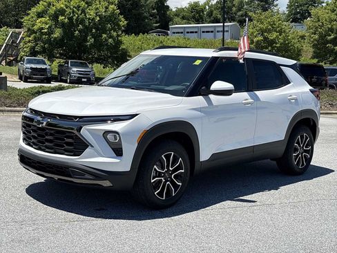 New 2026 Chevrolet TrailBlazer ACTIV w/ Driver Confidence Package AWD/4WD image 2