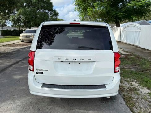 Used 2018 Dodge Grand Caravan SE image 10