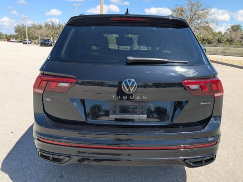 Used 2022 Volkswagen Tiguan SE R-Line image 6