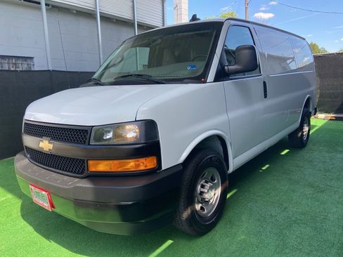 Used 2021 Chevrolet Express 2500 w/ Driver Convenience Package RWD image 10