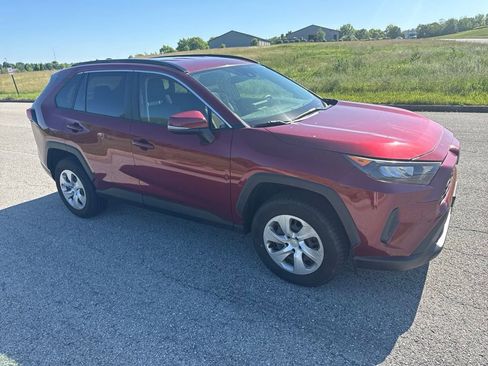 Used 2019 Toyota RAV4 LE w/ All Weather Liner Package AWD/4WD image 2