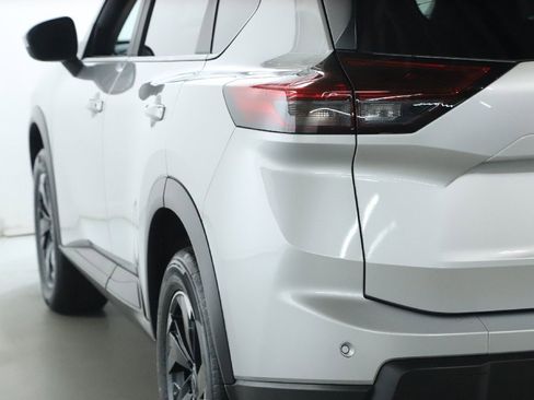 Certified 2024 Nissan Rogue SV image 41