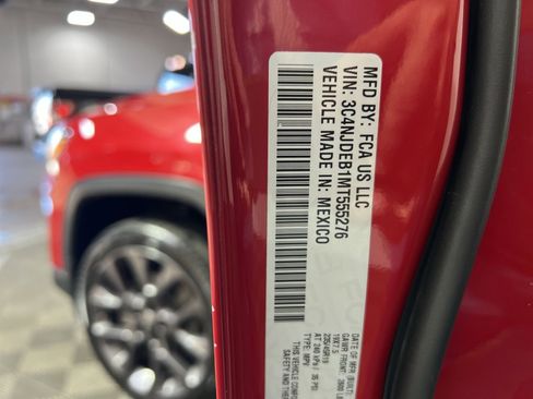 Used 2021 Jeep Compass 80th Special Edition image 30