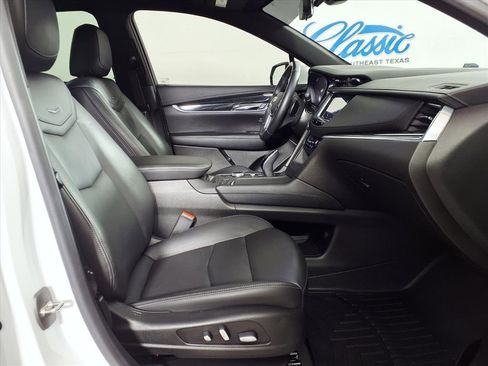 Used 2021 Cadillac XT5 Premium Luxury image 11