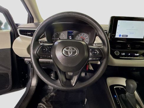 Used 2025 Toyota Corolla LE FWD image 13