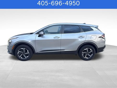 Used 2023 Kia Sportage LX AWD/4WD image 2